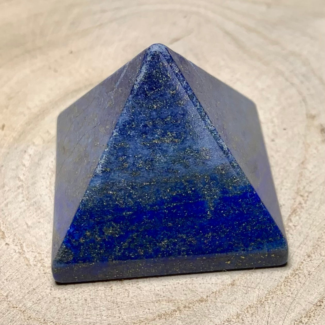 Pyramide de lapis lazuli