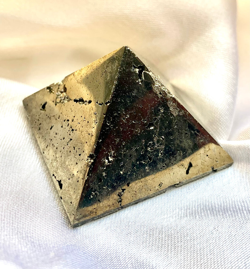 Pyramide en pyrite du Pérou, qualité AAA, minéraux de France, les trésors d’Isis