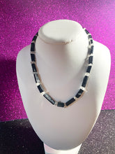 Charger l&#39;image dans la galerie, Collier EQUILIBRE en tourmaline brute et cristal de roche brute
