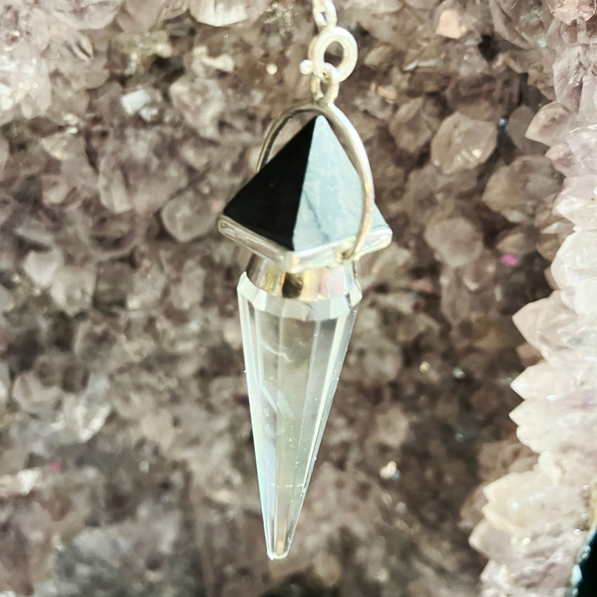 Pendule artisanal de divination, tourmaline et cristal de roche facetté