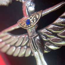 Charger l&#39;image dans la galerie, Pendentif de la déesse ISIS - les trésors d&#39;Isis
